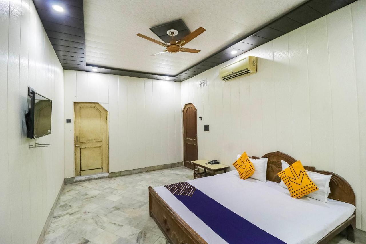 SPOT ON 65416 Hotel Classic Lucknow Esterno foto